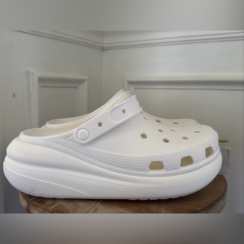 Mens Crocs Classic Crush Clog All White Size 11 Platform NWT - Picture 8 of 14